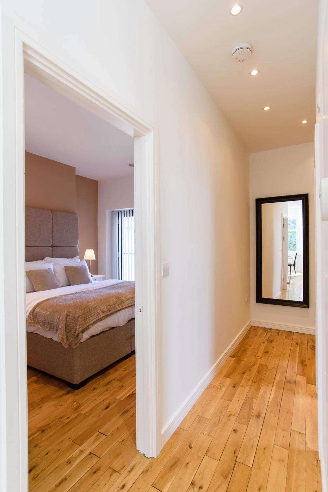 Oakfield Premier Apartments - Fast Wifi - 5 Mins City Centre Кардиф Стая снимка